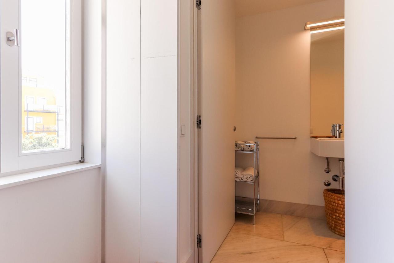 Combro Suites By Homing Lisboa Екстериор снимка